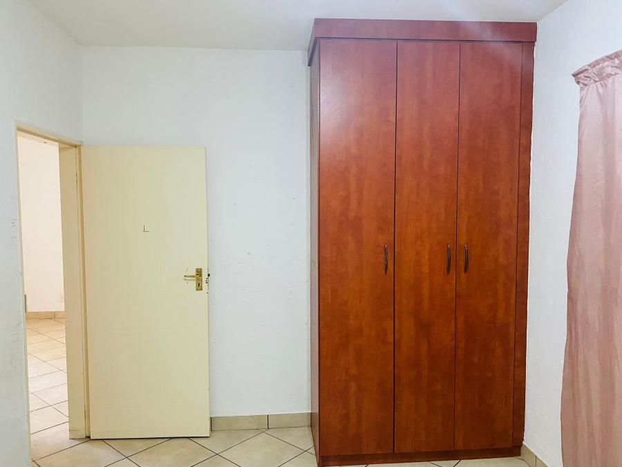 2 Bedroom Property for Sale in Waterval East North West